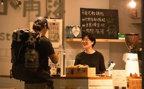 Corner Hostel & Cafe